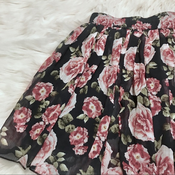 ❤️ Forever 21 Floral Skirt Size US M - Picture 2 of 4
